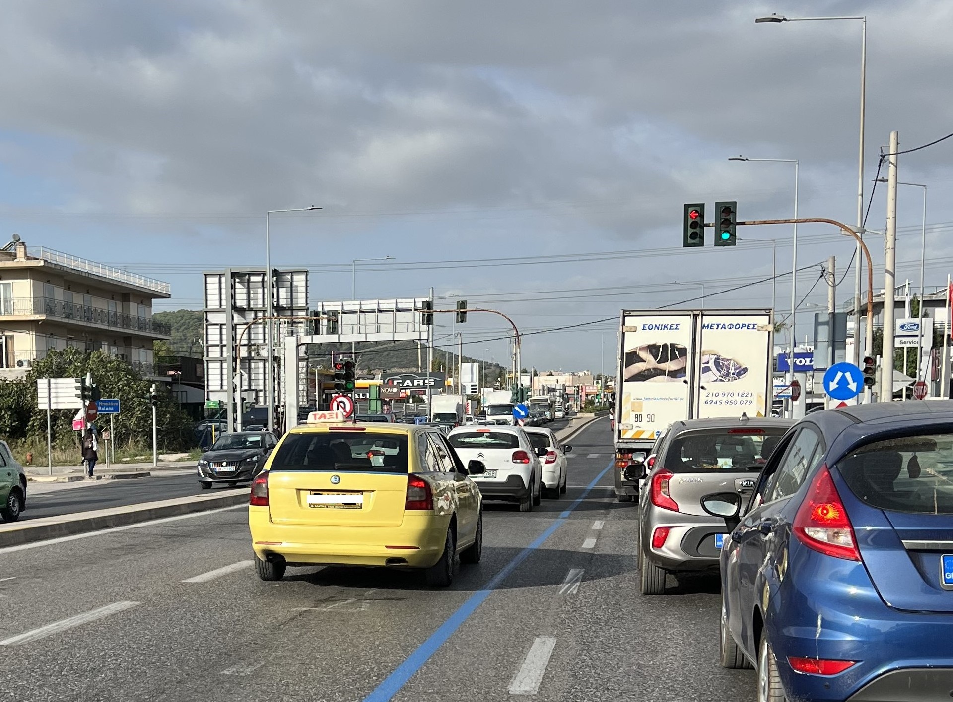 Η παράβαση που κάνουν 8 στους 10 οδηγούς στην Ελλάδα – Έχει πρόστιμο 350 ευρώ 