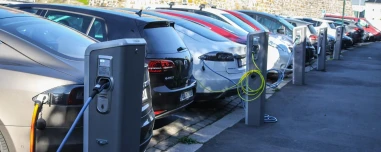 Δόθηκε παράταση στις επιδοτήσεις για ηλεκτρικά αυτοκίνητα – Πότε θα κλείσει το Κινούμαι Ηλεκτρικά;