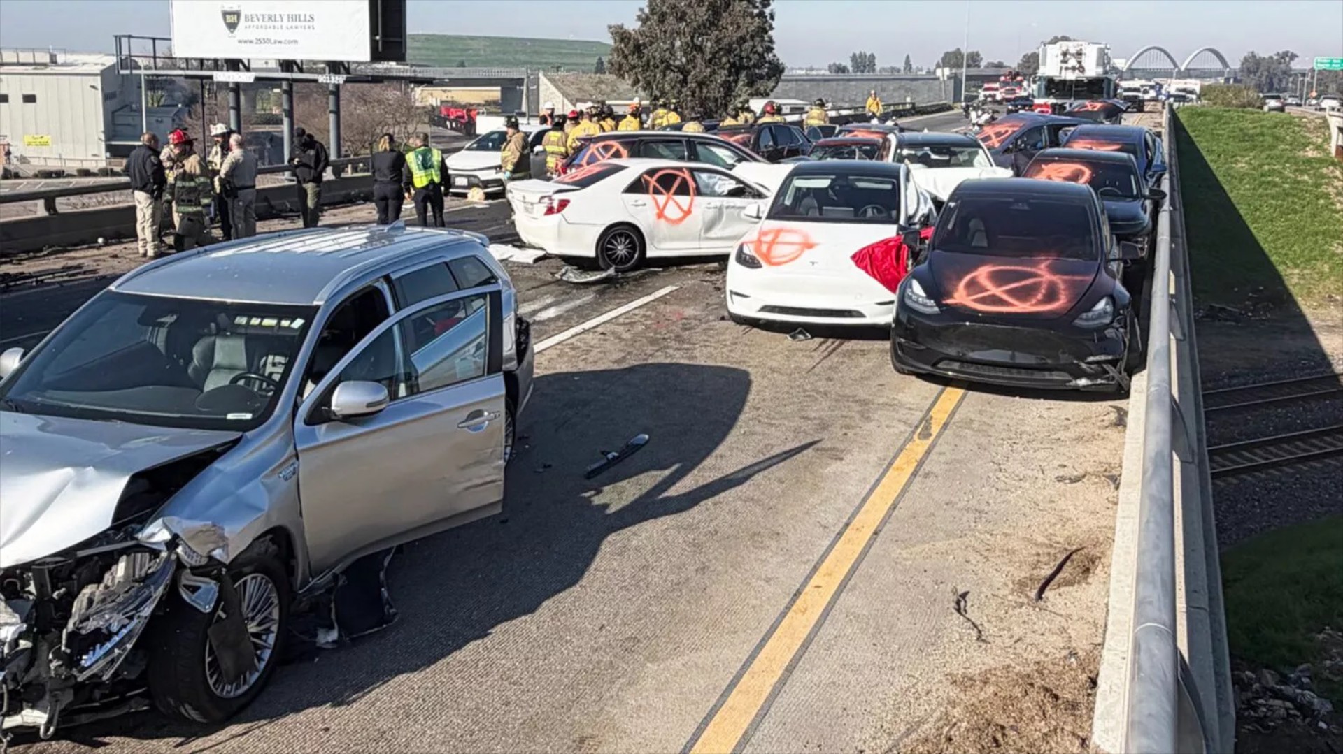 Τα άγνωστα σύμβολα της Πυροσβεστικής - Τι σημαίνει το «Χ» και το «Ο» στα αυτοκίνητα