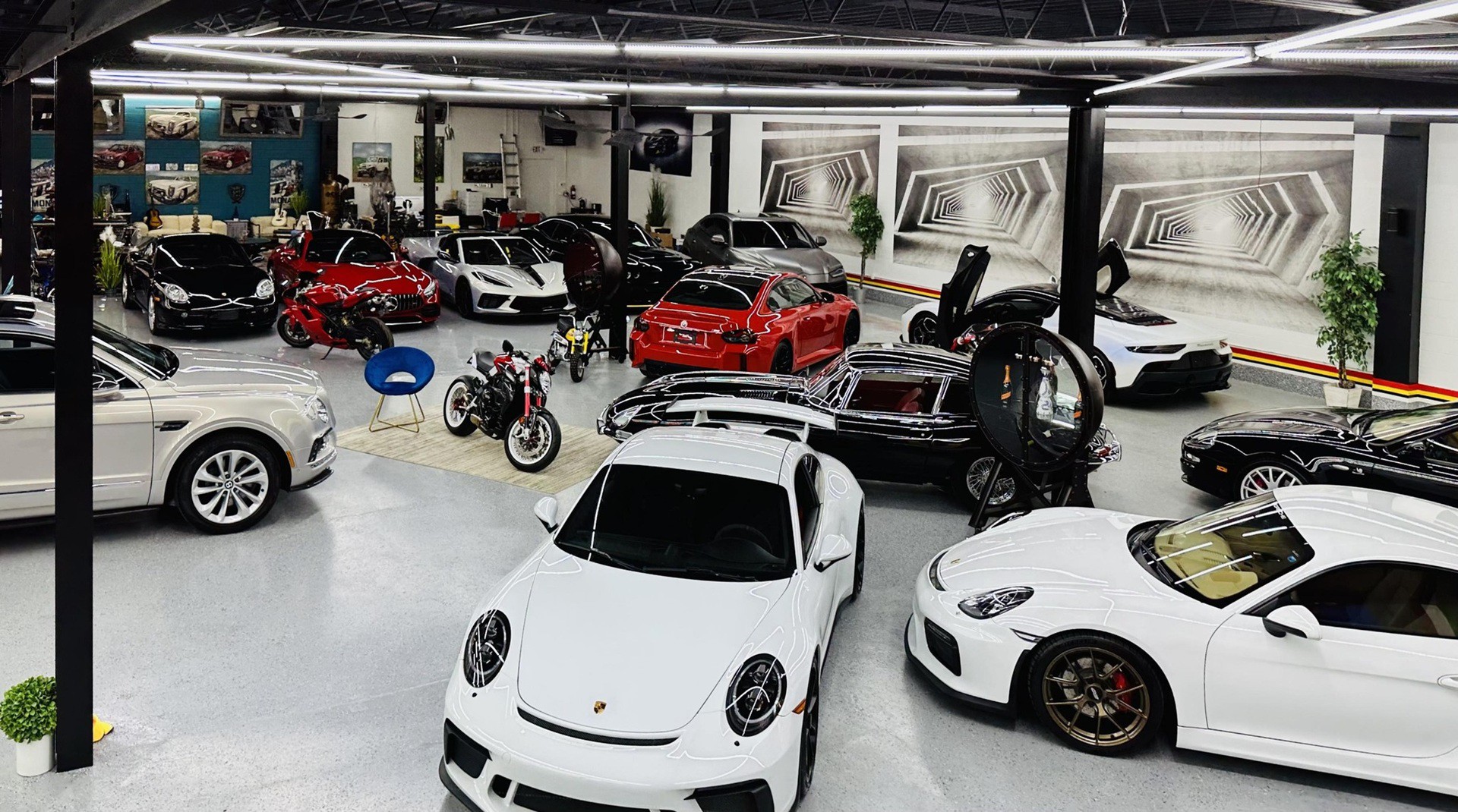 Εμπορία πολυτελών αυτοκινήτων πουλούσε… και ναρκωτικά – 40 χρόνια φυλακή στον ιδιοκτήτη