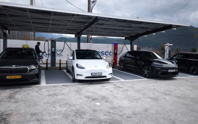 Ο ισχυρότερος φορτιστής στην Ελλάδα – 600 kW σε περιοχή που δεν περίμενε κανείς