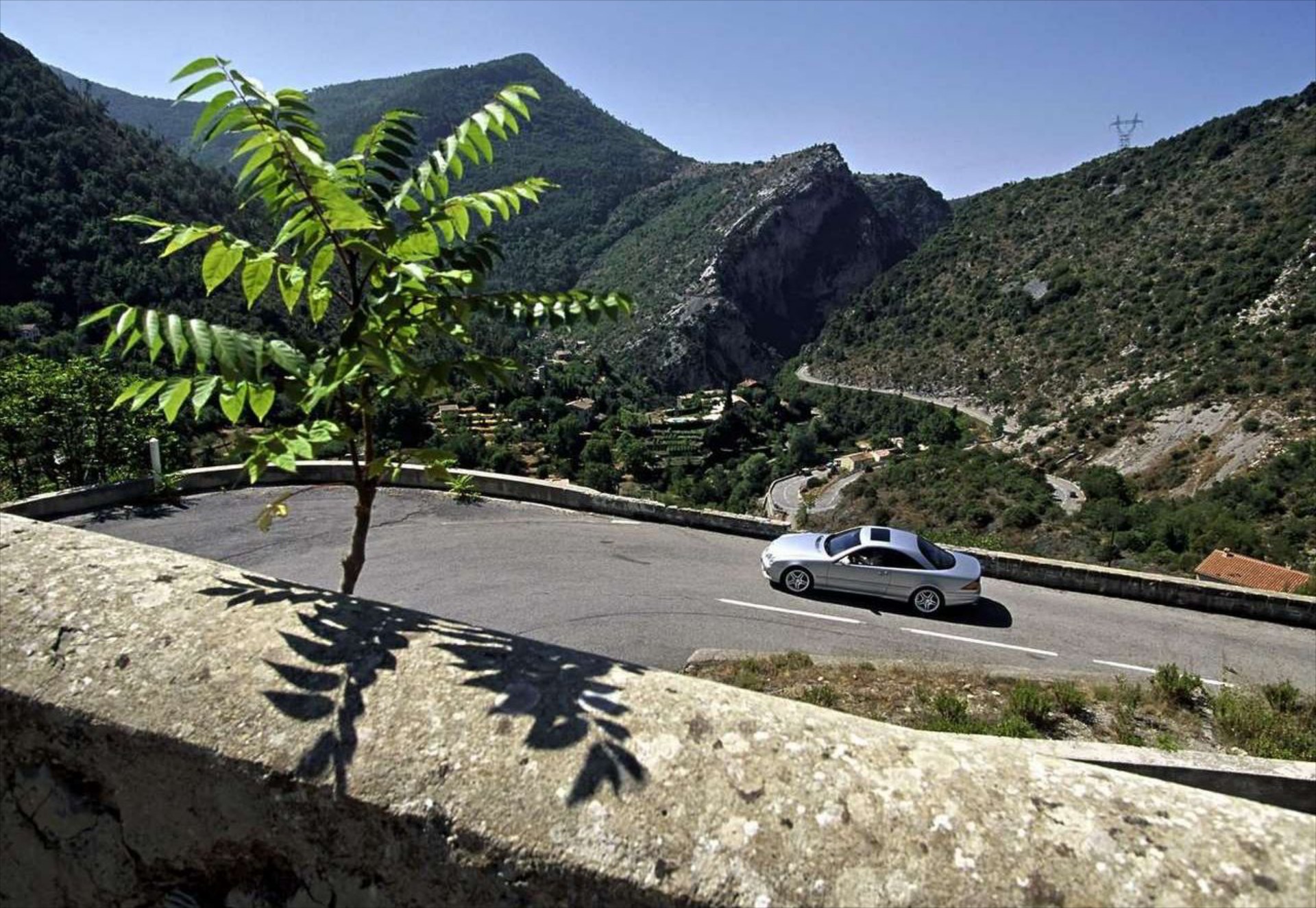 Κάποιος πλήρωσε 293.000 ευρώ για μια Mercedes CL του 2005