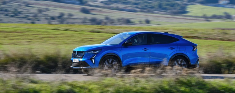 Δοκιμή Renault Rafale E-Tech 4x4 300PS: Brand Ambassador