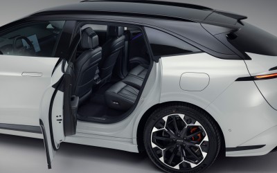 Ταχύτατο και ταξιδιάρικο! Νέο μοντέλο κάνει 0-100 σε 3,3’’ και πωλείται στην Ελλάδα για 46.990 ευρώ