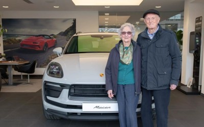 Αγόρασαν σε ηλικία 90 ετών την πρώτη τους Porsche – Και θέλουν να πάρουν κι άλλη