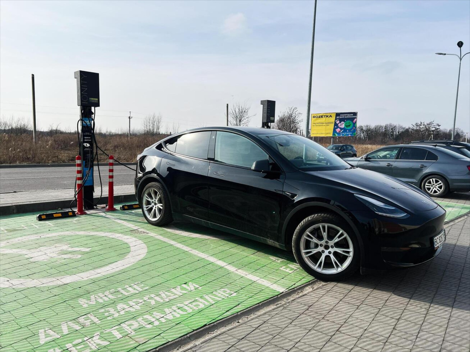 Η χώρα που δεν έχει ΦΠΑ και φόρους για τα ηλεκτρικά – Πούλησε 107.000 αυτοκίνητα