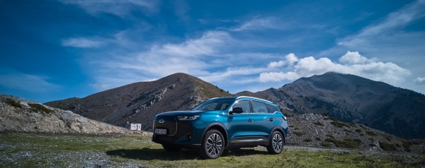 Δοκιμή Chery Tiggo 7 PHEV: Κλείνει το μάτι στον ανταγωνισμό
