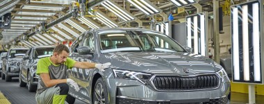 Η Skoda έγραψε ιστορία – Κέρδισε την Toyota στην Ευρώπη