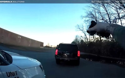 Αστυνομικοί τράβηξαν όπλα σε οικογένεια - Έκαναν λάθος στην πινακίδα! [video]