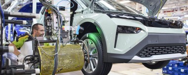 Θα αυξηθούν οι τιμές των αυτοκινήτων λόγω του πολέμου στο Ιράν;