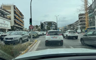 Η παράβαση που δεν ξέρουν 9 στους 10 Έλληνες με το πράσινο φανάρι – Έχει πρόστιμο 350 ευρώ κι όχι μόνο