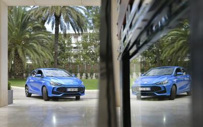 Η MG έχει στην Ελλάδα το αυτοκίνητο των 16.950 ευρώ – Με διπλές οθόνες και 7 χρόνια εγγύηση 