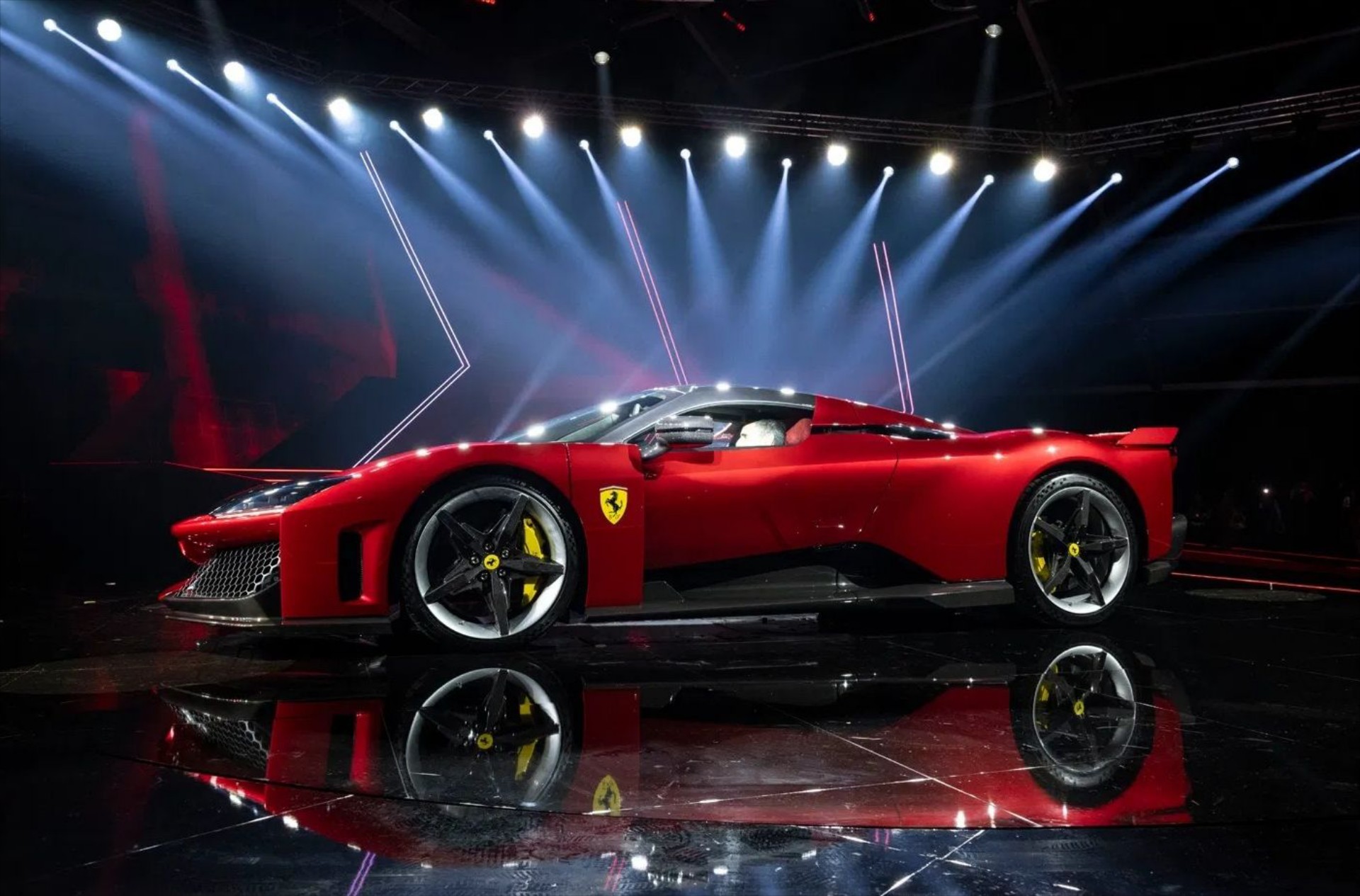 H επαναστατική πατέντα της Ferrari – Αλλάζει τα πάντα στους κινητήρες βενζίνης 