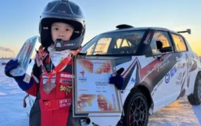 Ο «μπόμπιρας» που έγραψε ιστορία – Σε ηλικία 7 ετών κέρδισε αγώνα ράλι