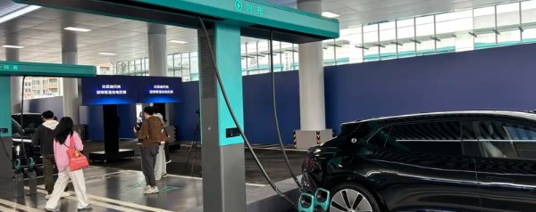 Η BYD συνέτριψε τον ανταγωνισμό - Έβαλε 5.000 φορτιστές που φορτίζουν την μπαταρία σε 9 λεπτά 