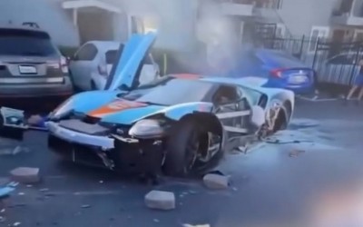 Video: Διέλυσε το Ford των 2,5 εκατομμυρίων - Το είχε μόνο λίγες εβδομάδες