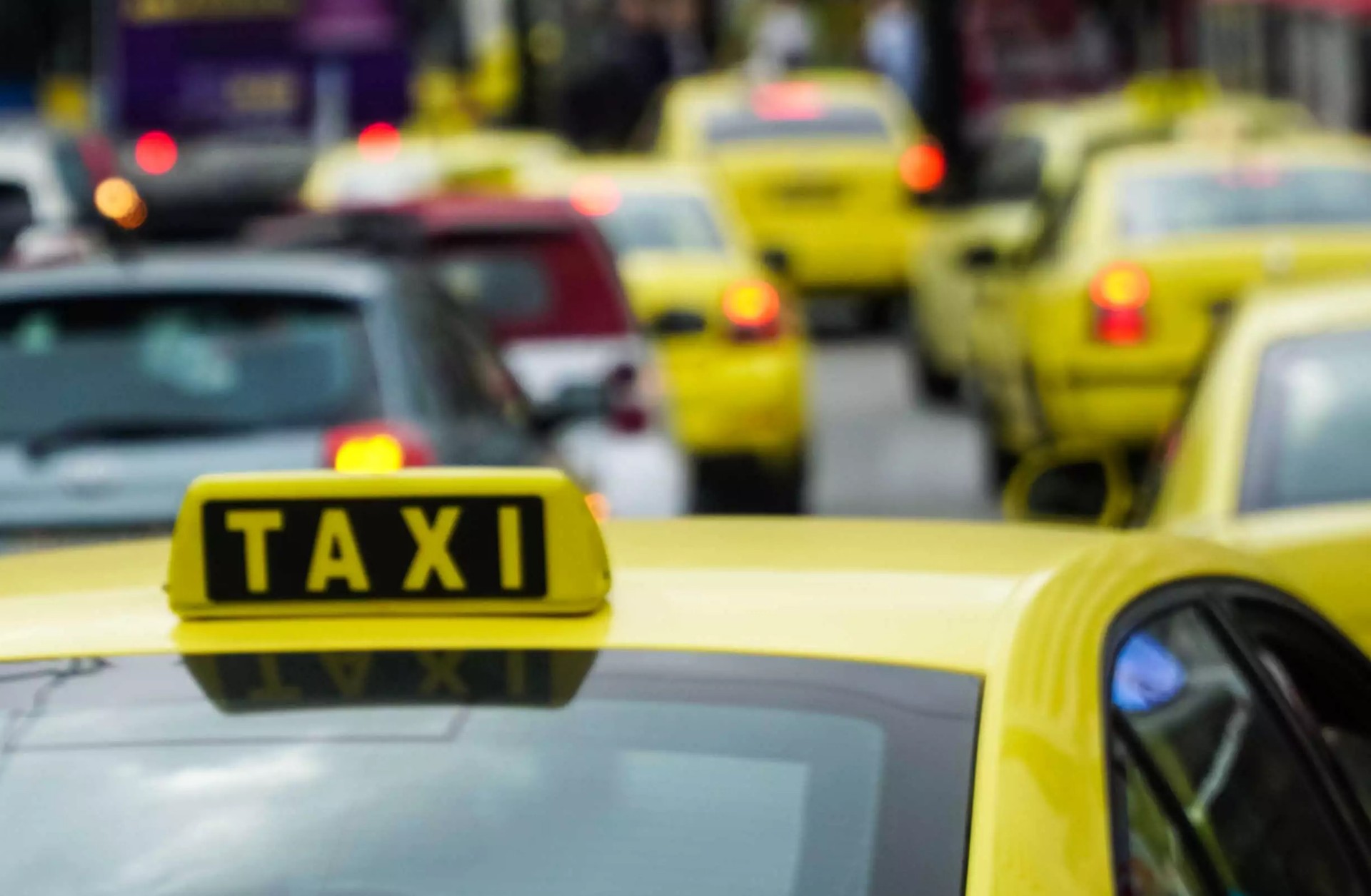 Τα 10 φθηνότερα ηλεκτρικά ταξί στην Ελλάδα – Ποια είναι η τιμή τους;