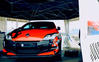 Teaser: Ποιο θα είναι το πιο γρήγορο Megane;