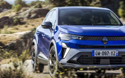 Το μεγάλο δώρο της Renault στην Ελλάδα: Δίνει δωρεάν καύσιμα για 12 μήνες σε 1.200 πρατήρια - Δες τι ισχύει 