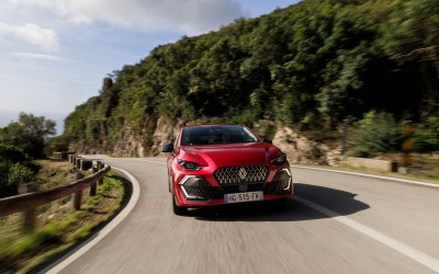 Αυτό είναι το Renault Clio με αυτονομία 1.450 km - Έχει πρώτη τιμή 21.900 ευρώ