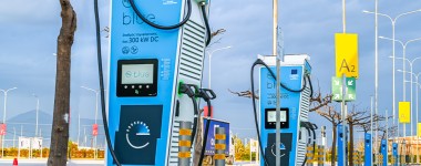 ΔΕΗ blue – Τι σημαίνουν στην πράξη τα 3.200 σημεία φόρτισης για τον Έλληνα οδηγό;
