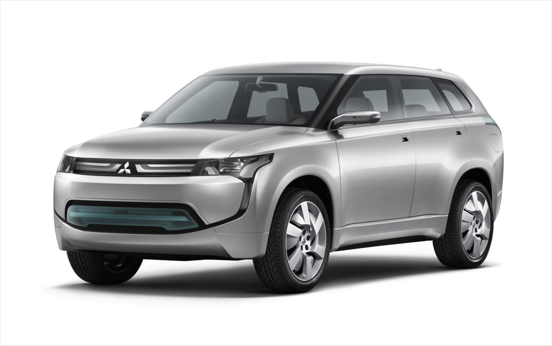 Τρία νέα Ηλεκτρικά και υβριδικά από Mitsubishi