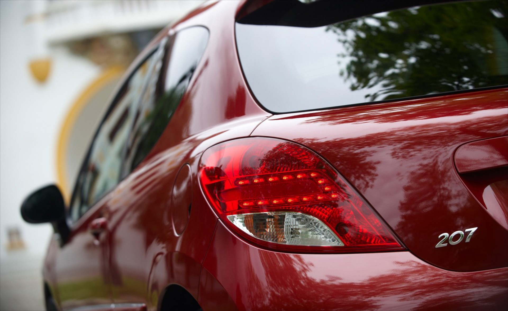 Peugeot 207 LPG: από 14.330€