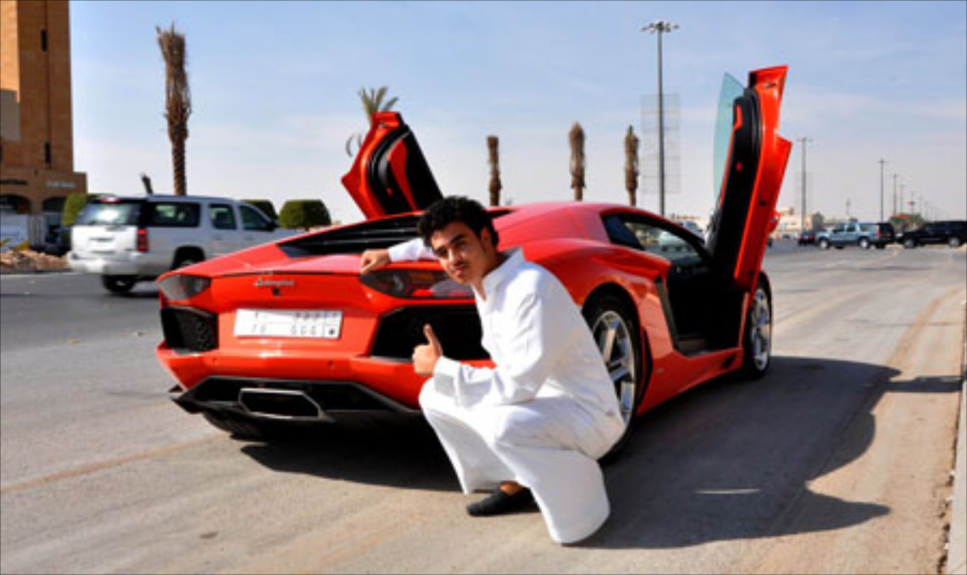 O 22χρονος ιδιοκτήτης της πρώτης Aventador