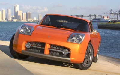 Ιουλιέτα με οπίσθια υπό την Dodge

