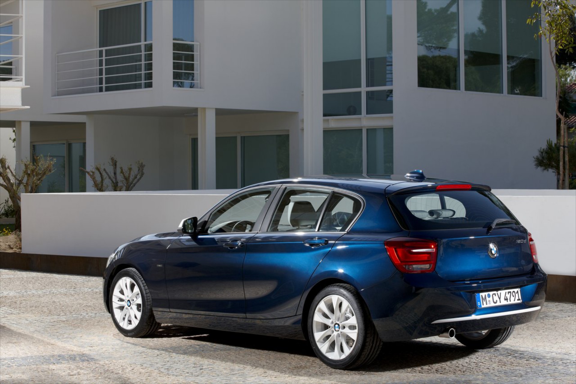 Η BMW σειρά 1 αποκτά νέους κινητήρες
