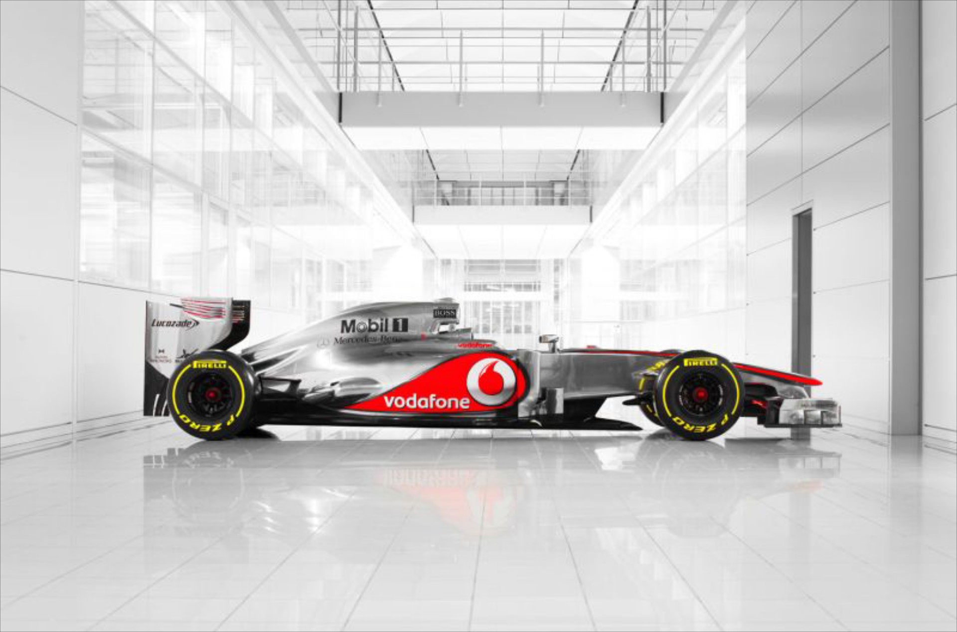 F1: Η νέα McLaren MP4-27