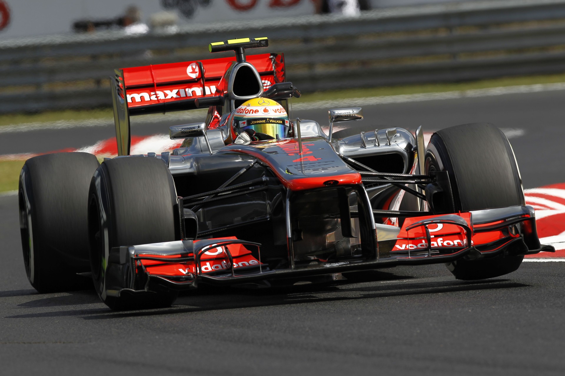 Hamilton: Ξεκινάει από την pole στην Ουγγαρία