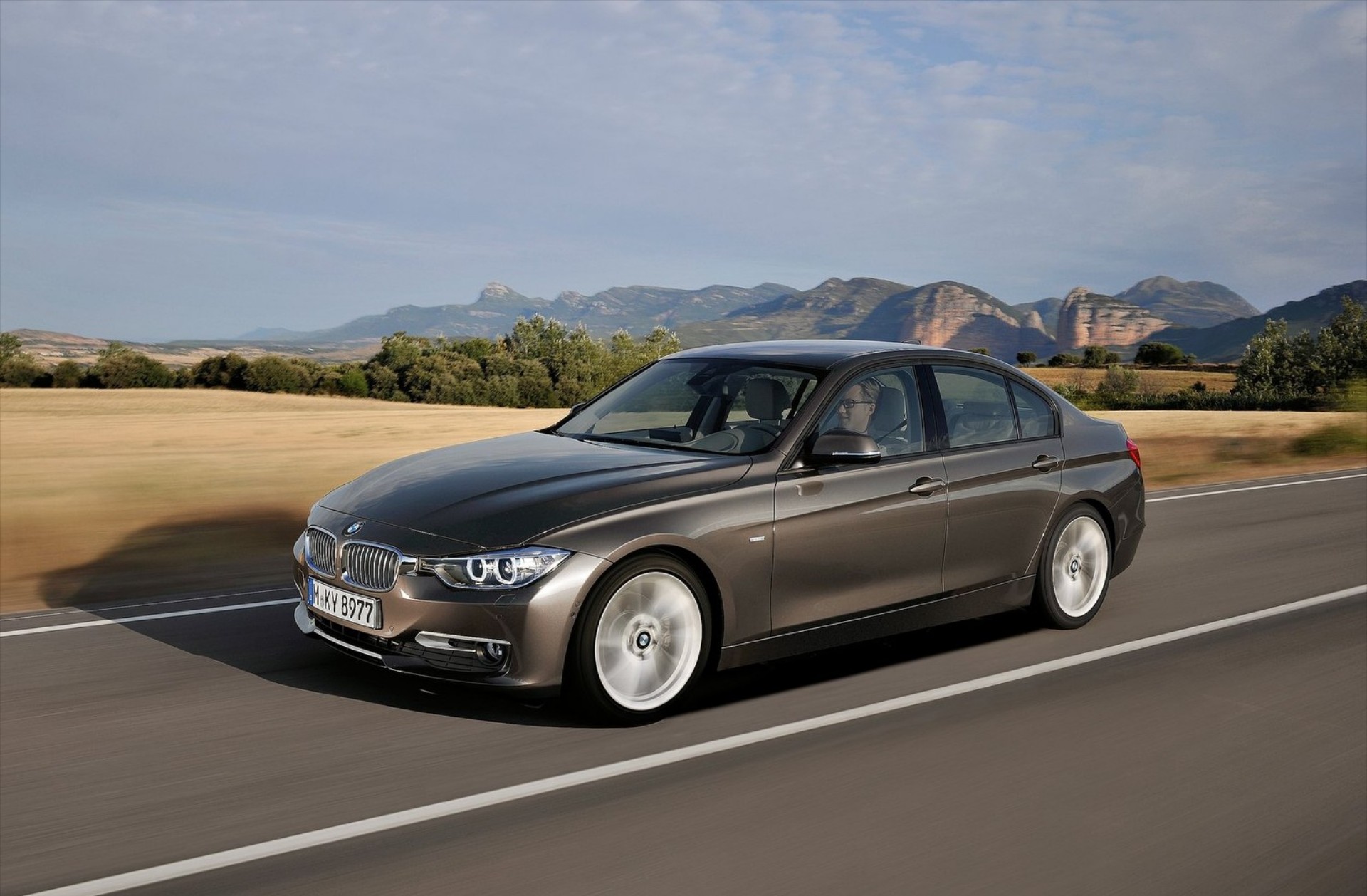 BMW: Εξετάζει παραγωγή στο Μεξικό