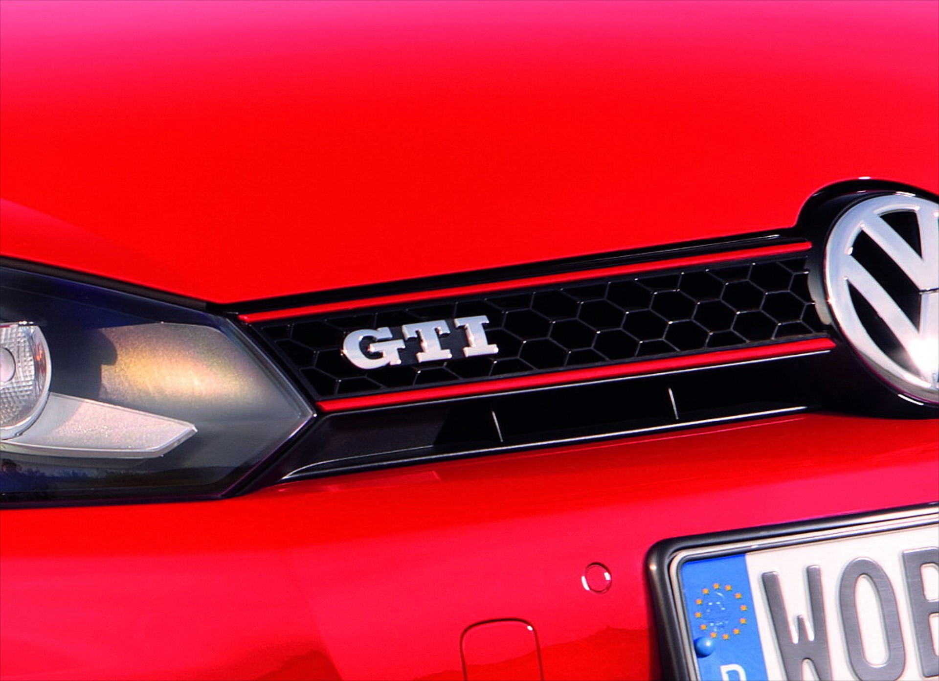 VW Golf GTI: Τον Απρίλιο του 2013