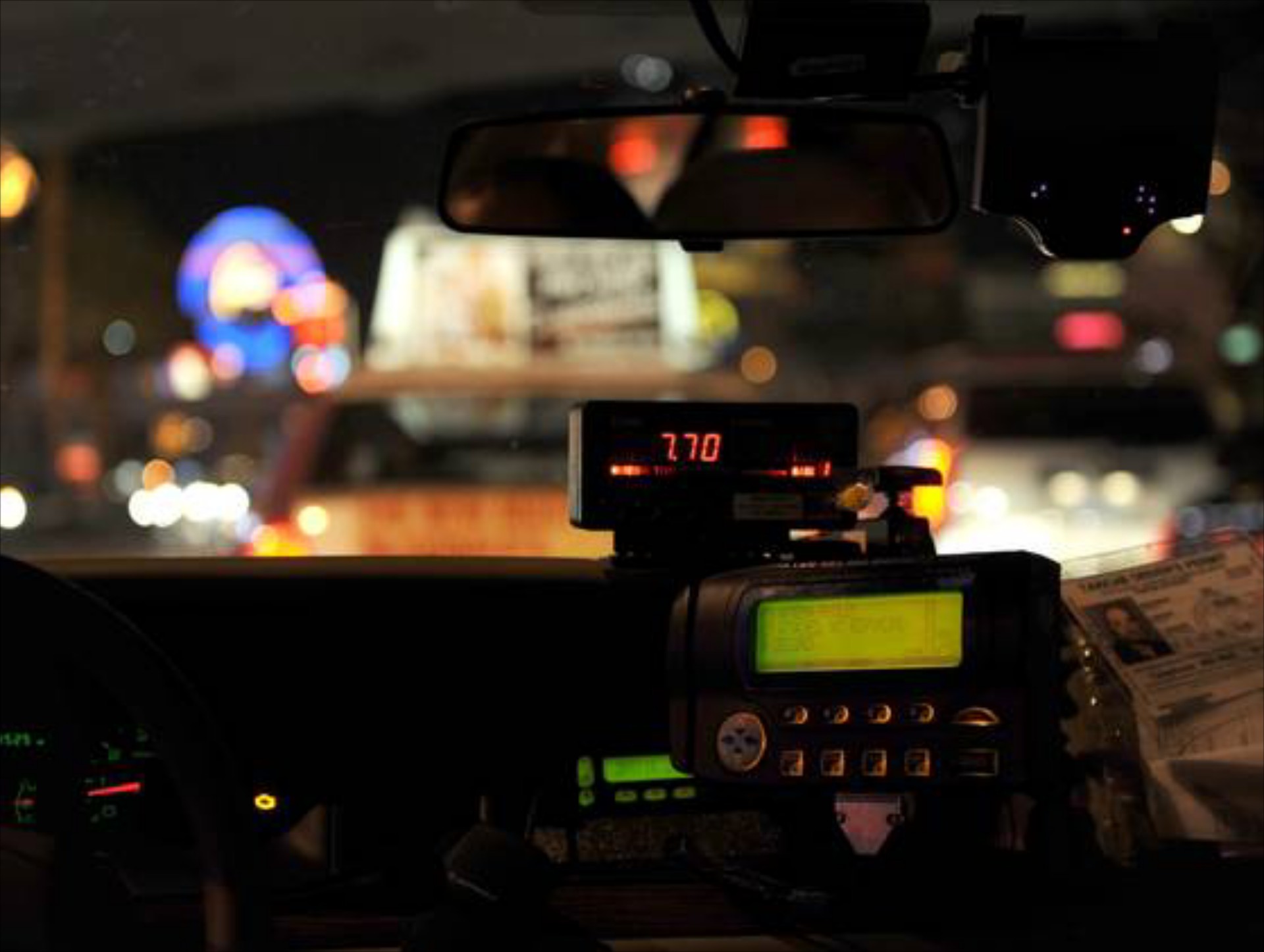 Οδηγός ταξί επιστρέφει 221.000 δολάρια