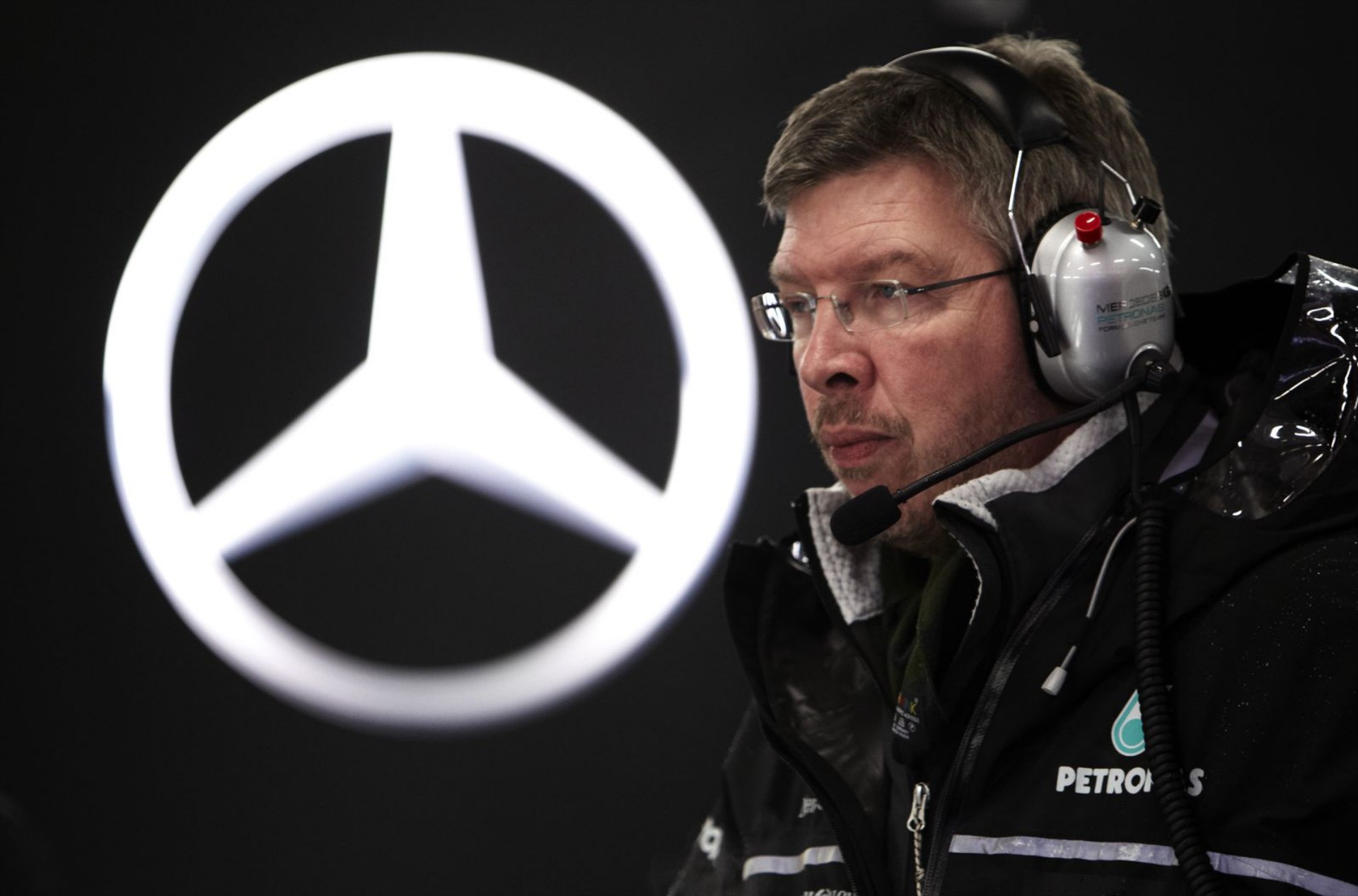 H Mercedes θα δοκιμάσει νέα πράγματα