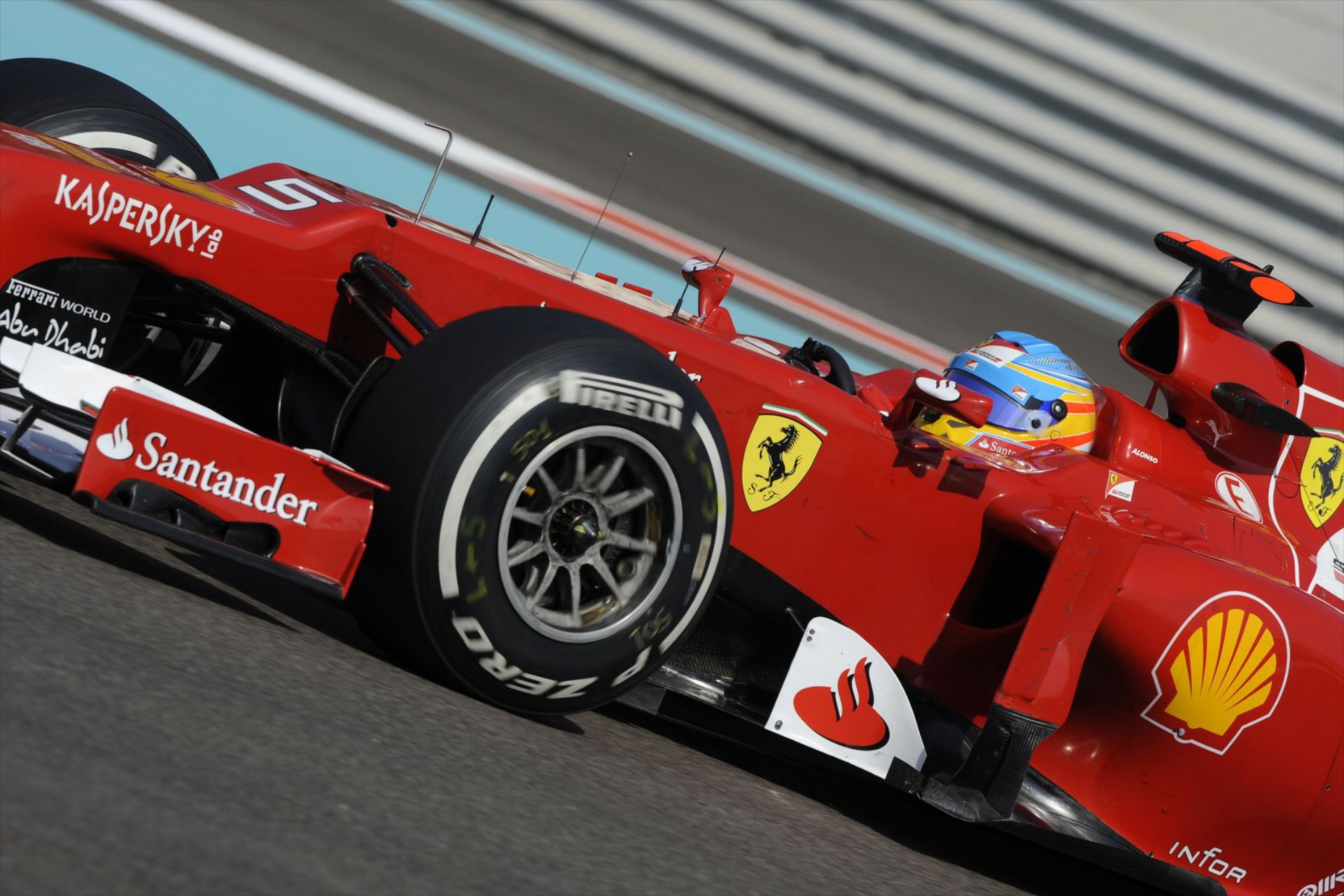 Η Ferrari σε φουλ επίθεση