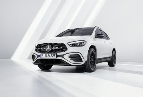 MERCEDES-BENZ GLA (2023)