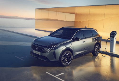 PEUGEOT e-5008 (2024)