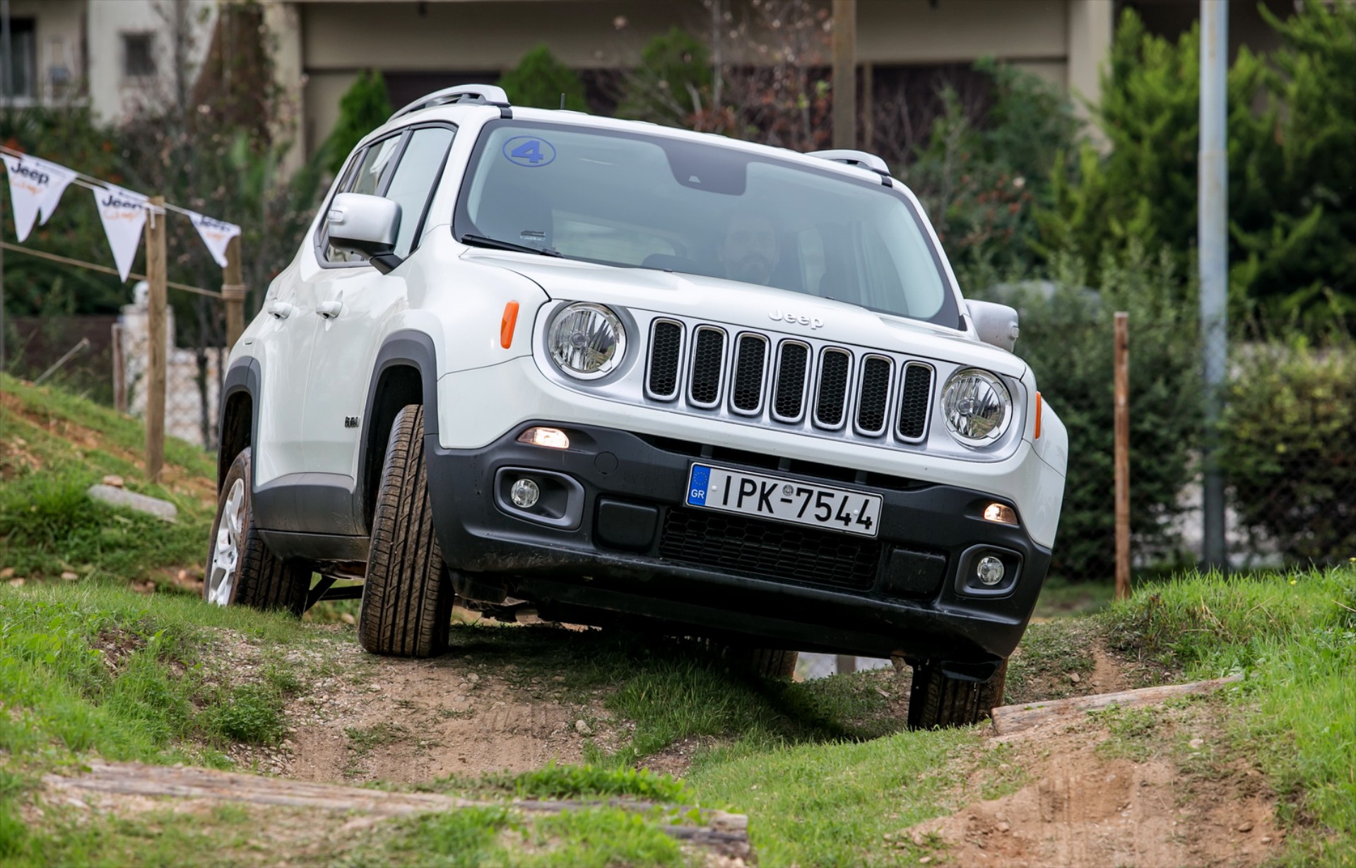 ΟΔΗΓΟΥΜΕ: Jeep Renegade 1.4T 4x4 170 PS AUTO