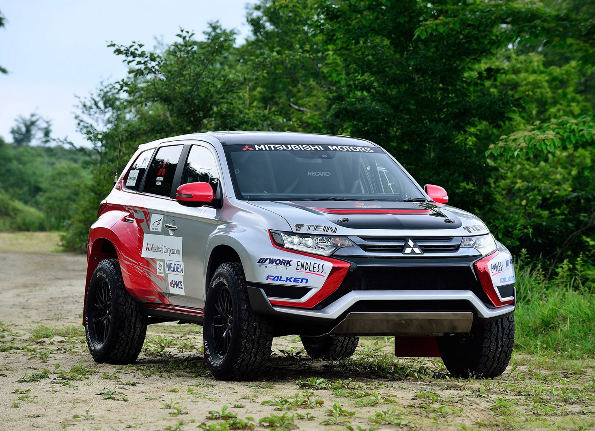 Το Outlander PHEV σε νέες περιπέτειες