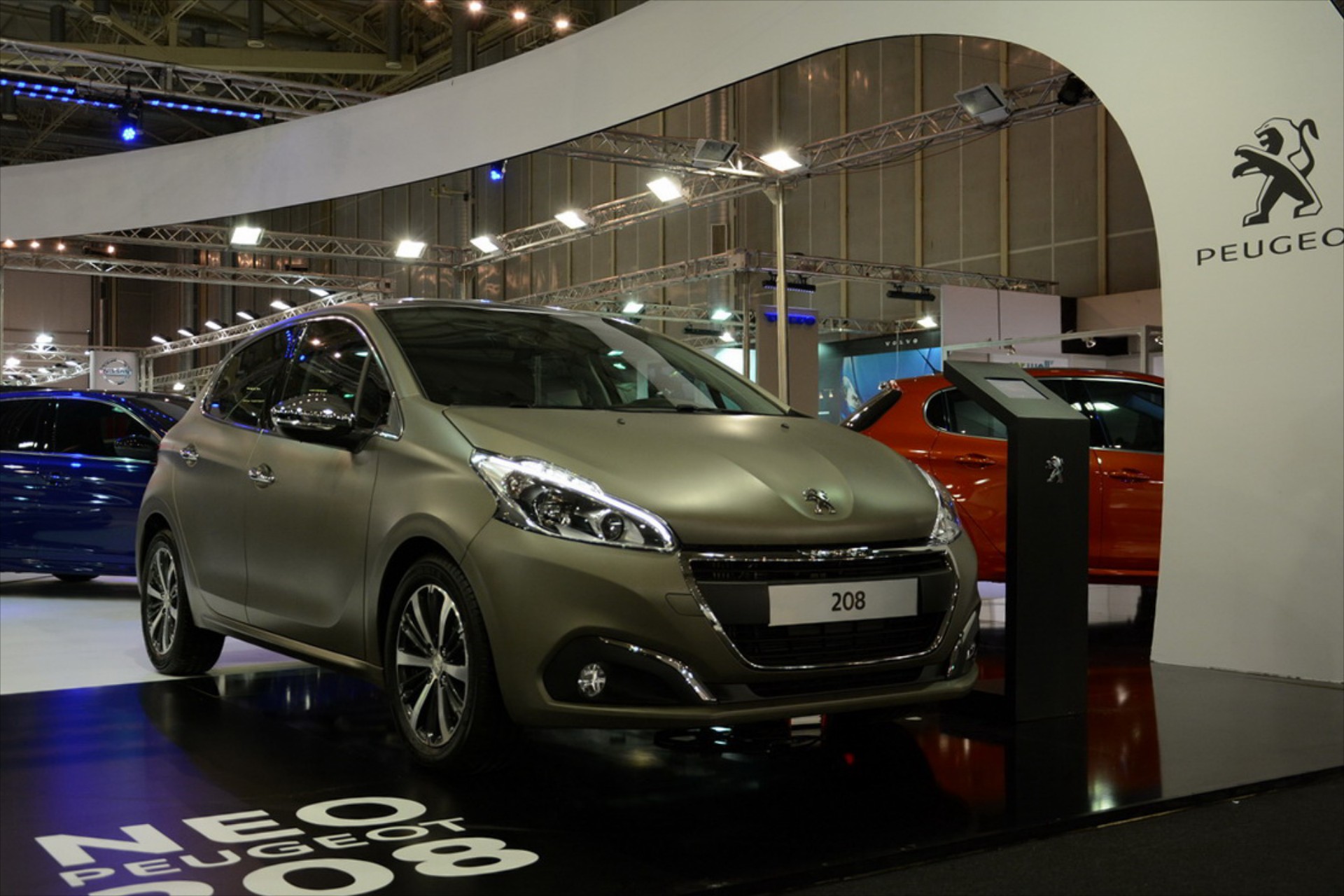 To Peugeot 208 facelift στην ΑΥΤΟΚΙΝΗΣΗ 2015