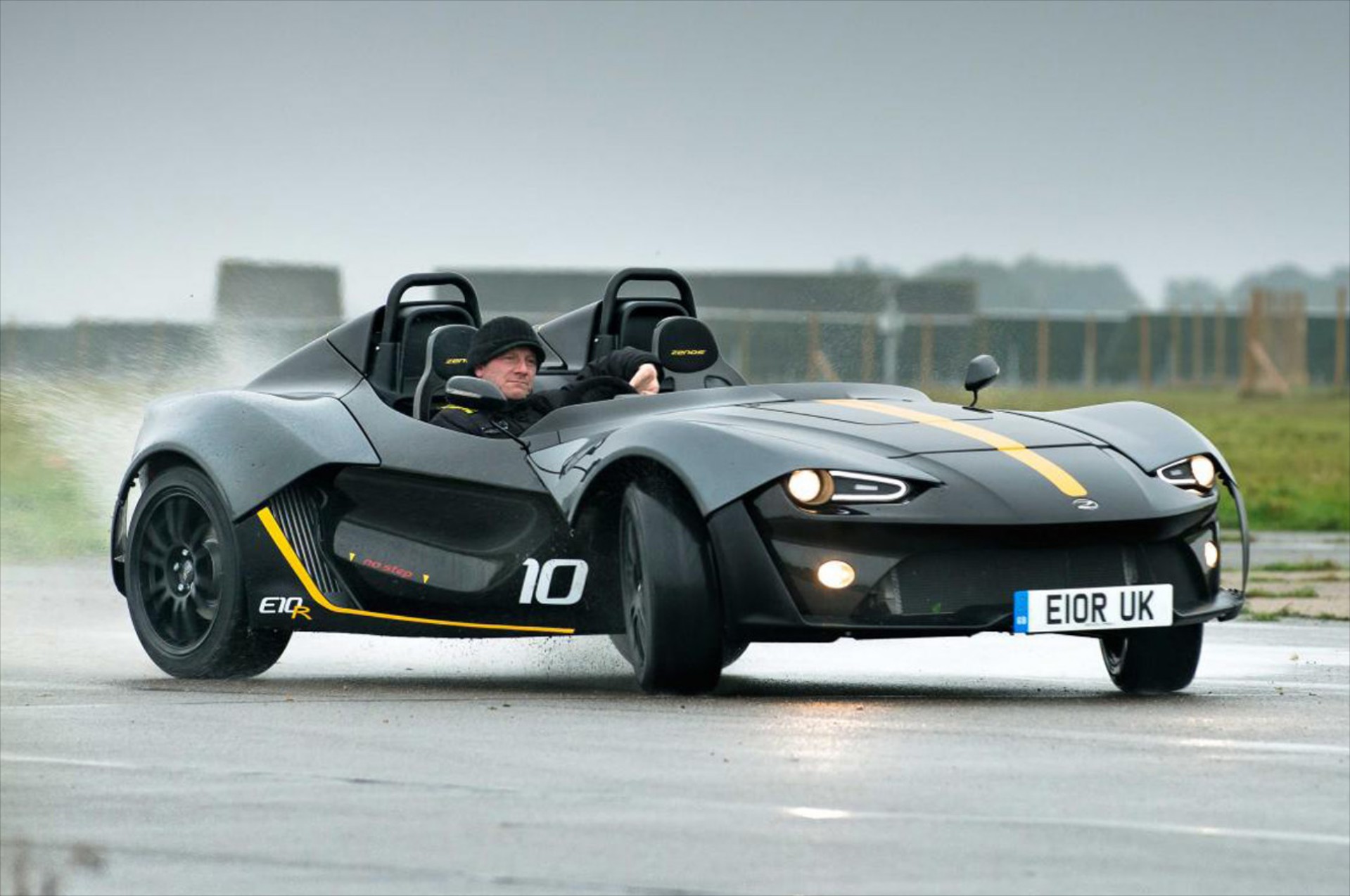 Zenos E10 R: 350 PS & 700 κιλά