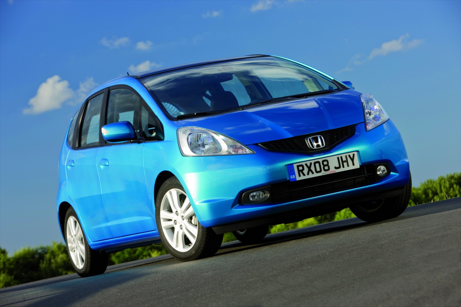 <br />
<b>Notice</b>: Undefined property: stdClass::$title in <b>/home/www3gocar/public_html/templates/t2024/ice_c/9a1326b63621589c2d0ae49576f7df8a09573c42_0.file.box.featured.tpl.php</b> on line <b>89</b><br />