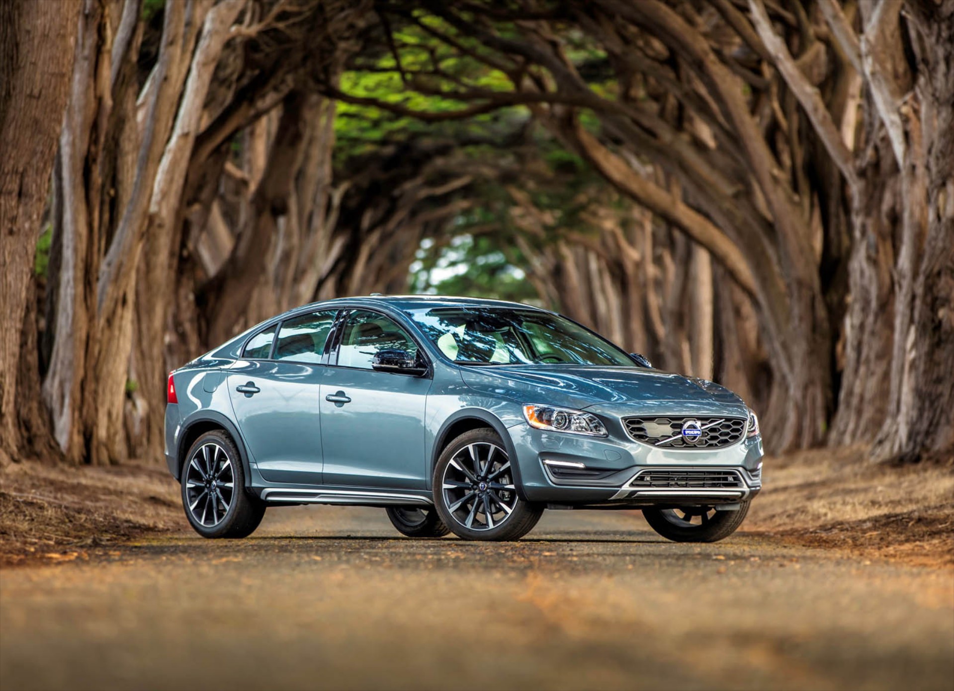 Στην Ελλάδα το ψηλό Volvo S60 Cross Country