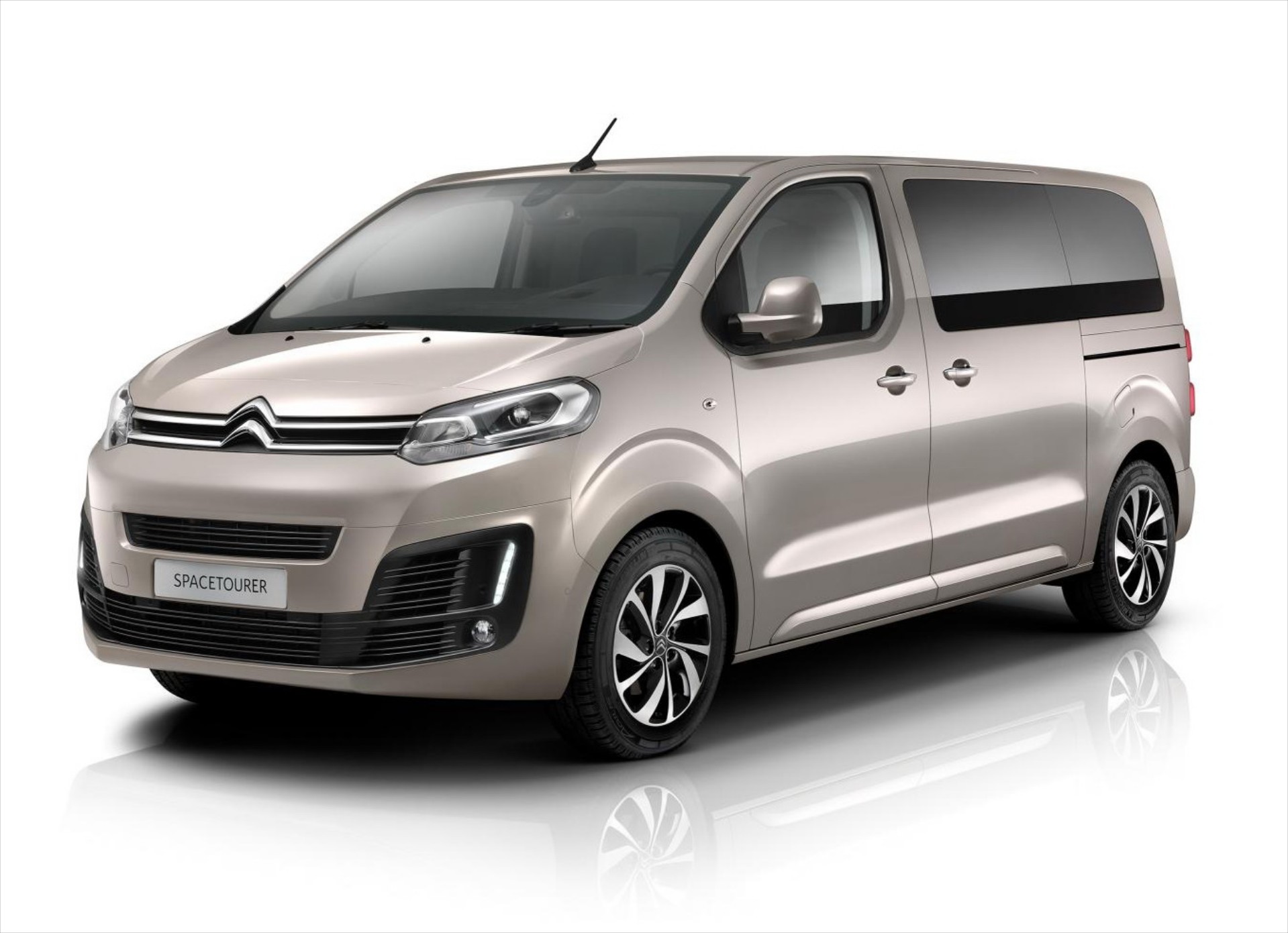 Citroen SpaceTourer με έμφαση στην πρακτικότητα