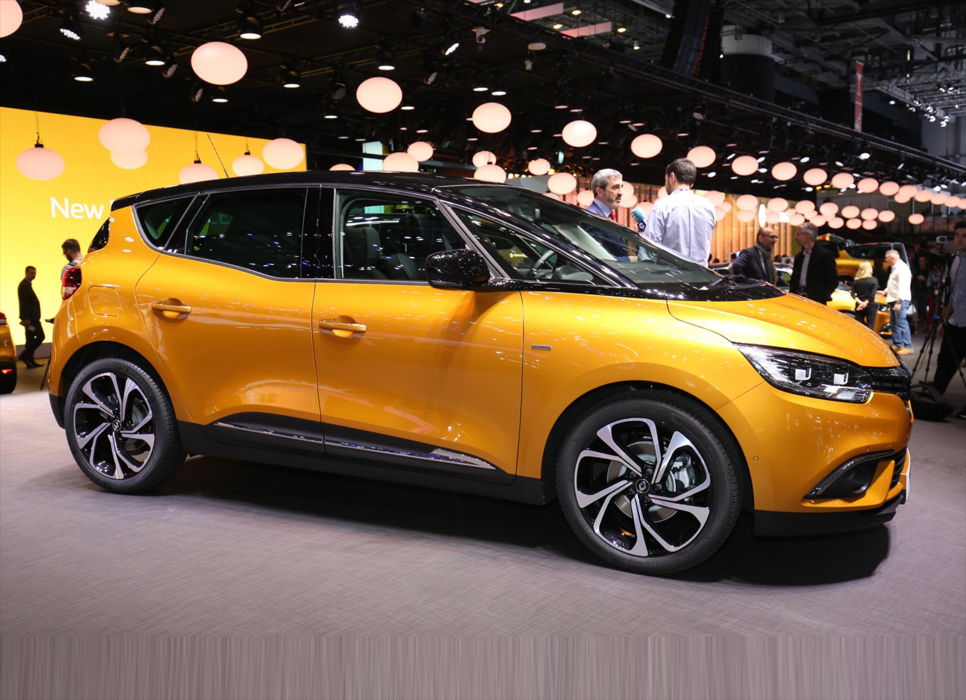 Το νέο Renault Scenic μεγάλωσε