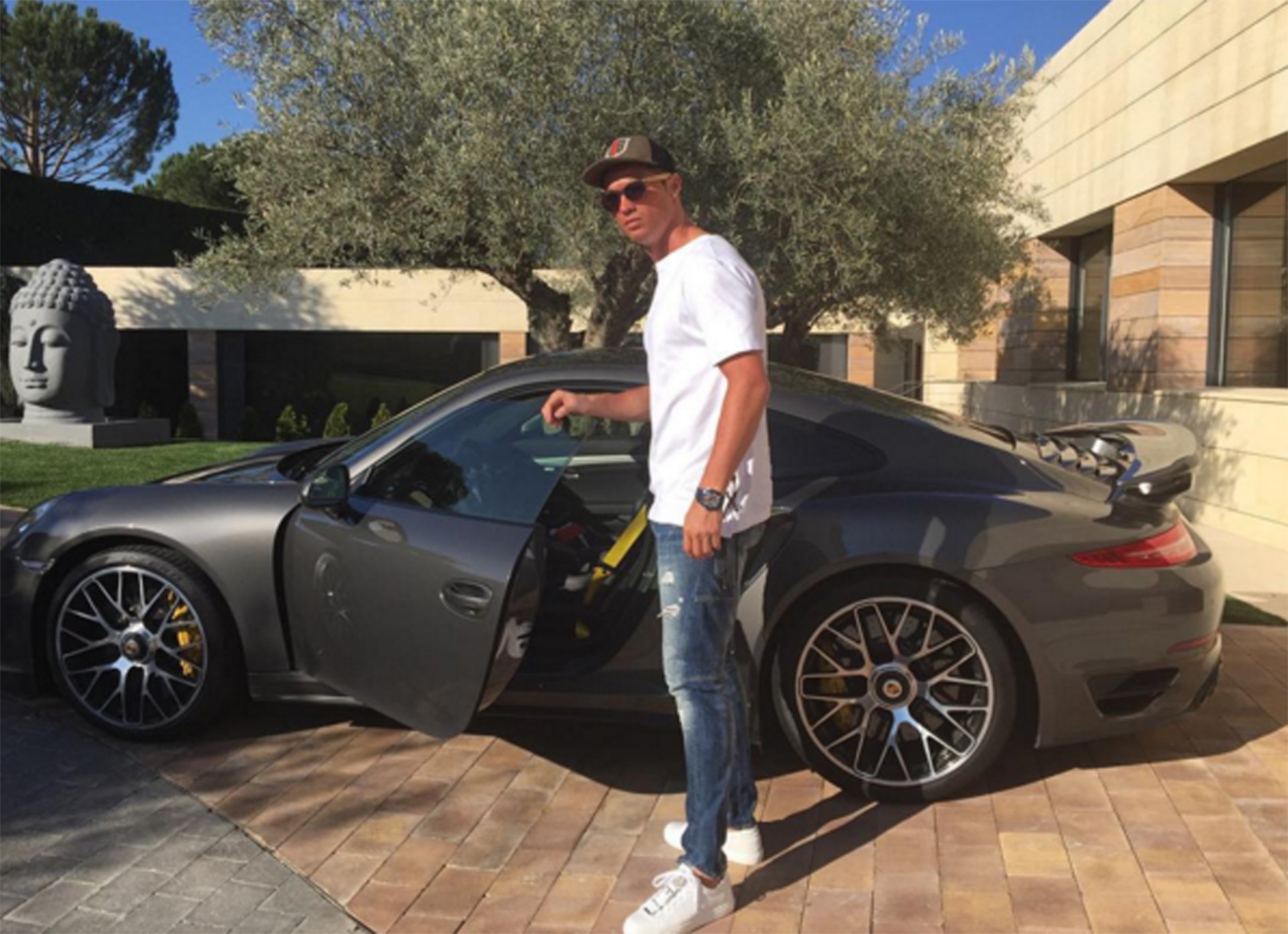 Τα αυτοκίνητα του Cristiano Ronaldo