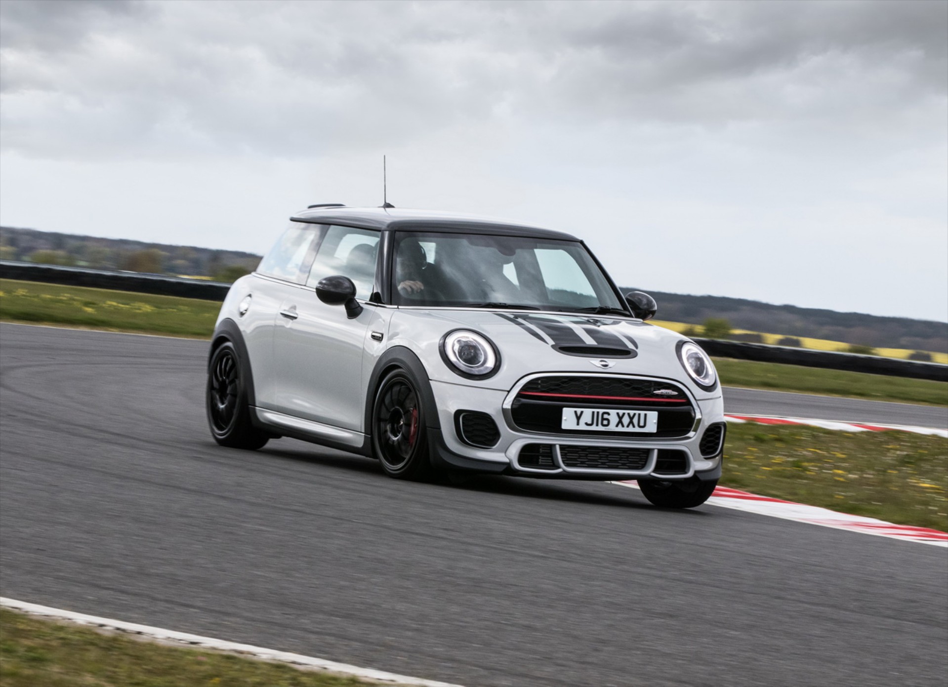 Σκληροπυρηνικό MINI JCW Challenge για λίγους