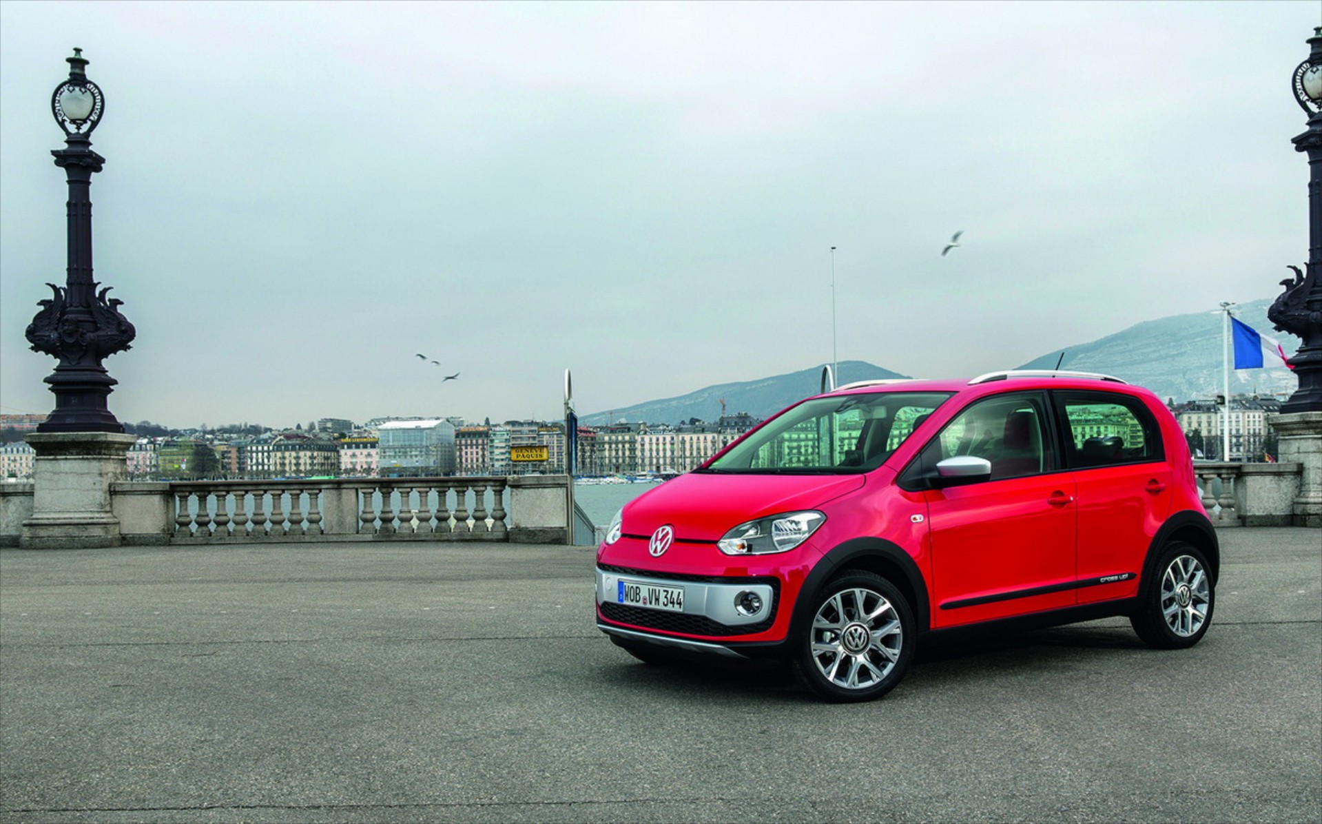 VW Cross Up! στη Γενεύη

